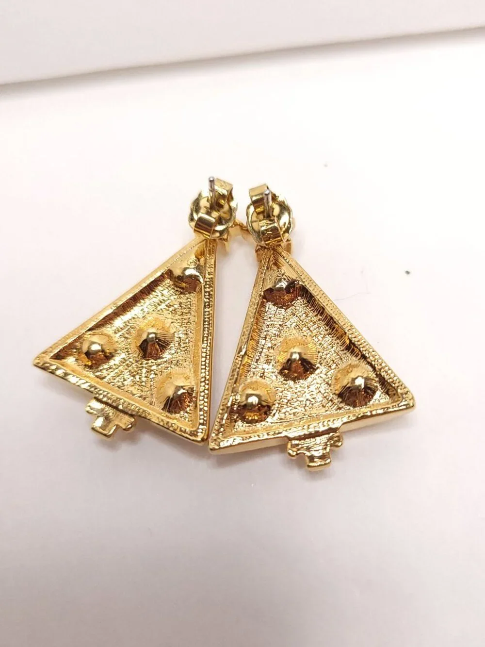 Avon Goldtone Christmas Tree Pierced Earrings